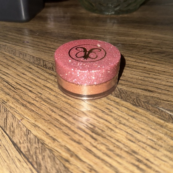 Anastasia loose highlighter ✨❤️✨ - Picture 3 of 4